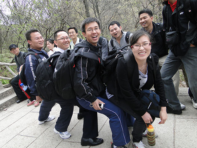 2011.04.30黃山之旅(一人需要，眾人相助）V.jpg